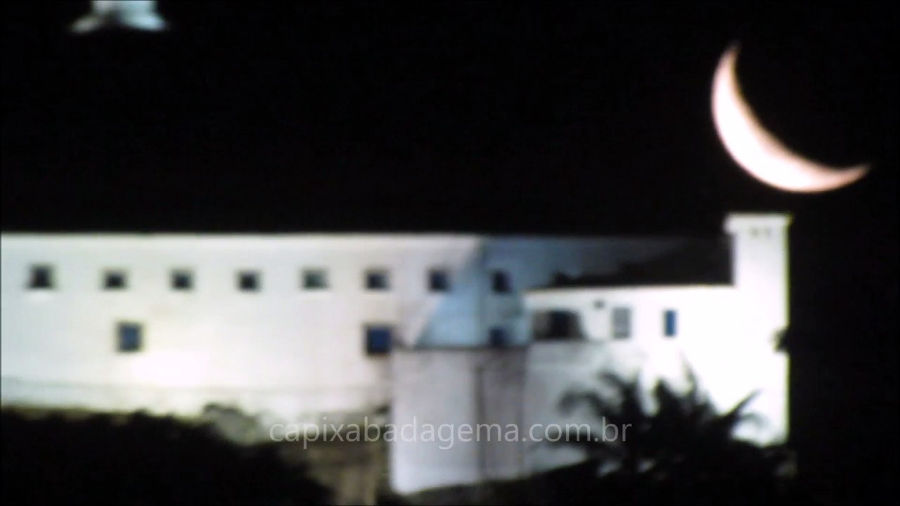 Convento da Penha e a Lua.