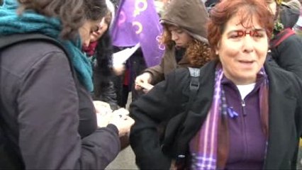 Kadınlar "Barış Nöbeti" İçin Diyarbakır'a Gitti