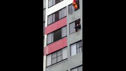 BOMBERO EVITA SUICIDIO (720p)