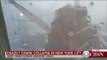 Man records terrifying moment crane collapses in NYC today (05.02.2016)
