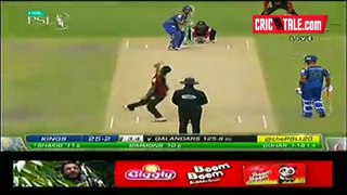 Man in Crowed takes catch and get 1 core prize money in PSL