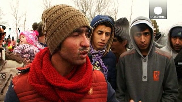 Miles de migrantes bloquean el tráfico durante días en la frontera entre Grecia y Macedonia