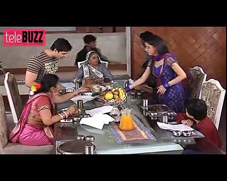 Khushi s BIG WADROBE MALFUNCTION in CONTEST in Iss Pyar Ko Kya Naam Doon 26th November 2012