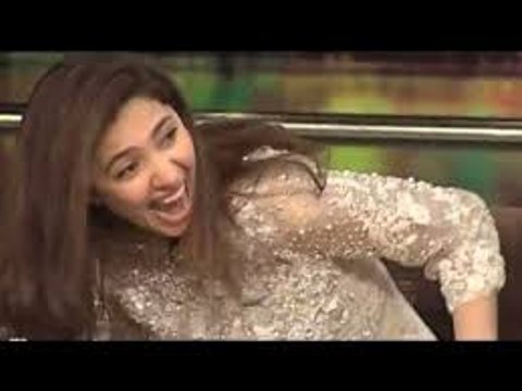 Mahira Khan gone crazy as Jogi Baba comes in Mazaaq Raat