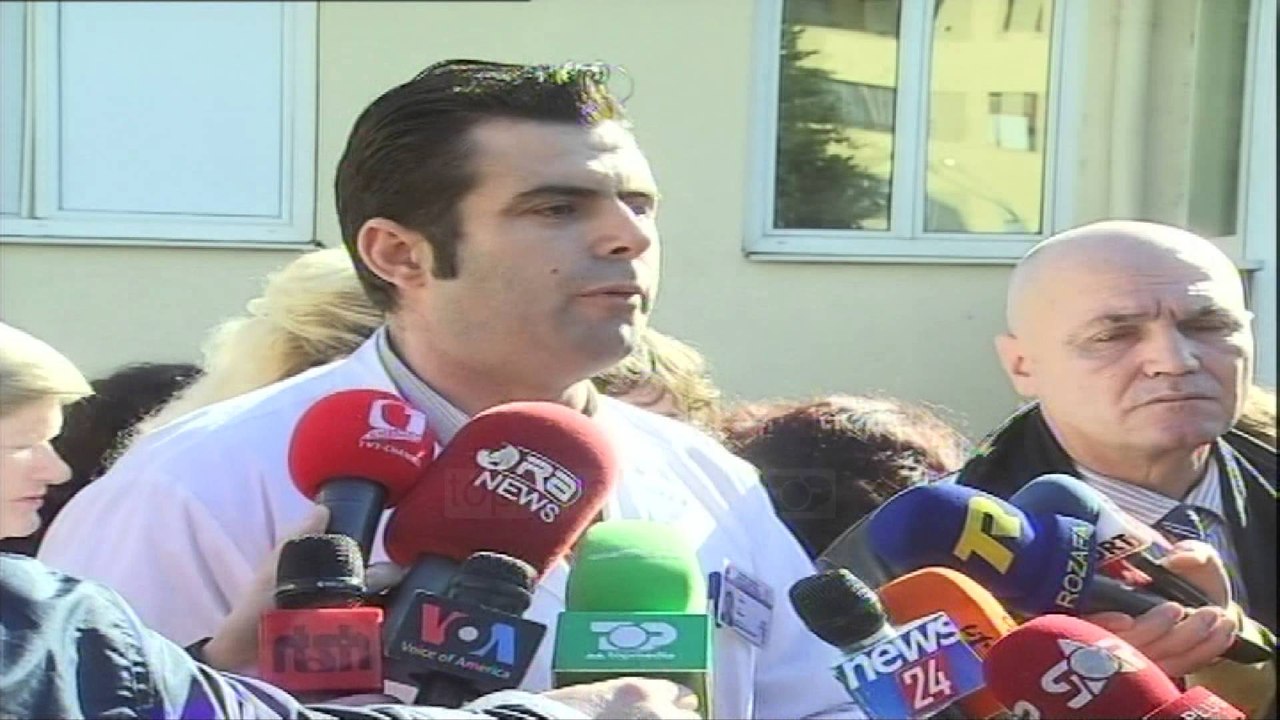 Infermierët në protesë,sindikata:Kundër heqjes së 82 punonjësve - Top Channel Albania - News - Lajme