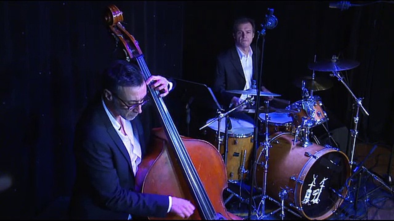 Lambert Wilson reprend "Eleanor Rigby" des Beatles