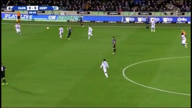 Ik had trouwens op voorhand voorspeld dat het eerste foutje van een speler van ons meteen een gele kaart zou opleveren.