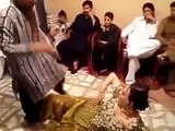 DESI PUNJABI DANCE Special MUJRA IN WEDDING || Private girls in mehndi || school girls mujra