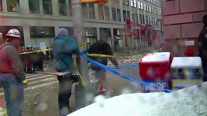 Un muerto y varios heridos graves dejó una grúa al caer en una calle de Nueva York