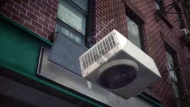 Чудесное спасение- Змея уронила почти съеденную ящерицу