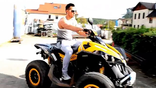 My home - Fitness model Alon Gabbay shows his place