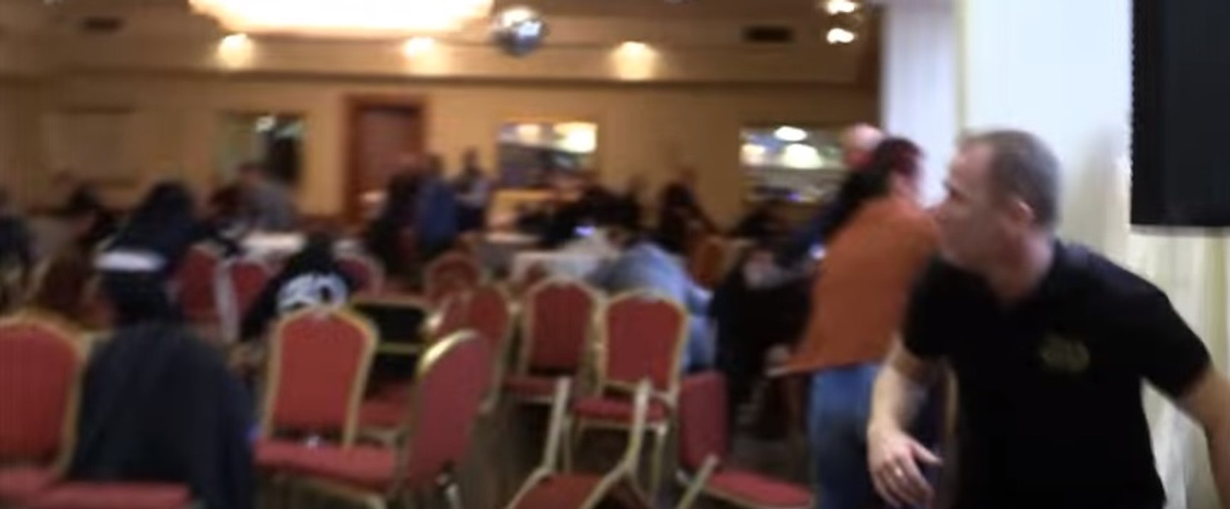 Trois hommes armés ouvrent le feu dans un hôtel de Dublin: 1 mort et 2 blessés