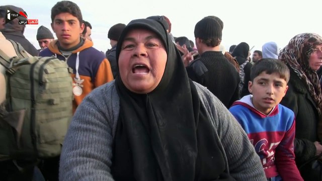 Des dizaines de milliers de réfugiés fuyant Alep bloqués à la frontière turque