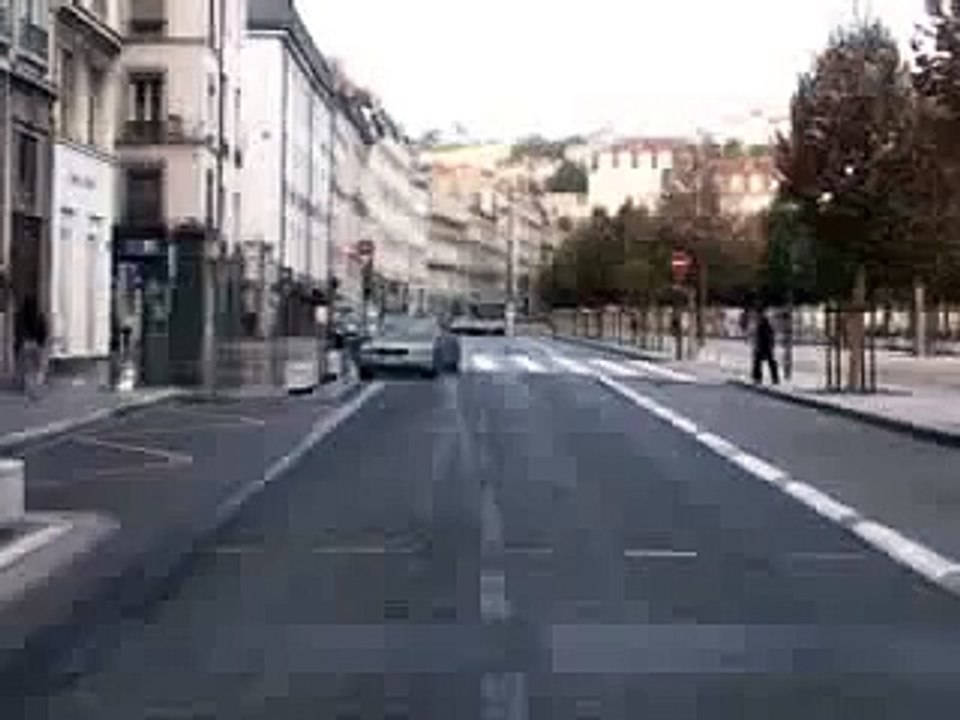Не прикол!. Таких дебилов в тюрьму надо! Not funny. Such morons should be in jail!