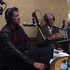 Скачать видео: Imran Khan Slams Nawaz Sharif On His Family Politics