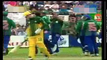 Shahid Afridi Dangerous Bowling vs Australia -  Dangerous bowling in cricket history