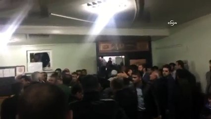 Cumada şehitlere dua isteyen imama kızıp camiyi terk ettiler