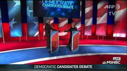 EUA: Hillary e Sanders sobem o tom em debate democrata