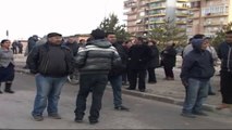 TREGTARET E KORÇES NE PROTESTE PASI NUK LEJOHEN TE PUNOJNE NE TREGUN E RI LAJM mpg