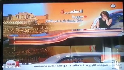 下载视频: موقف غريب من مذيعة عربية على الهواء مباشرة