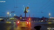 Дорожные ситуации на светофоре Traffic situation at the traffic lights