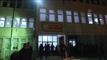 Başbakan Davutoğlu, Telafi Eğitim Programına Katılan Öğrencilerle Biraraya Geldi