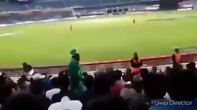 People Chanting Aye Aye PTI & Imran Khan Zindabad IN PSL