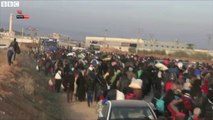 Syria conflict: Refugees flock to Turkey border to escape Aleppo fighting