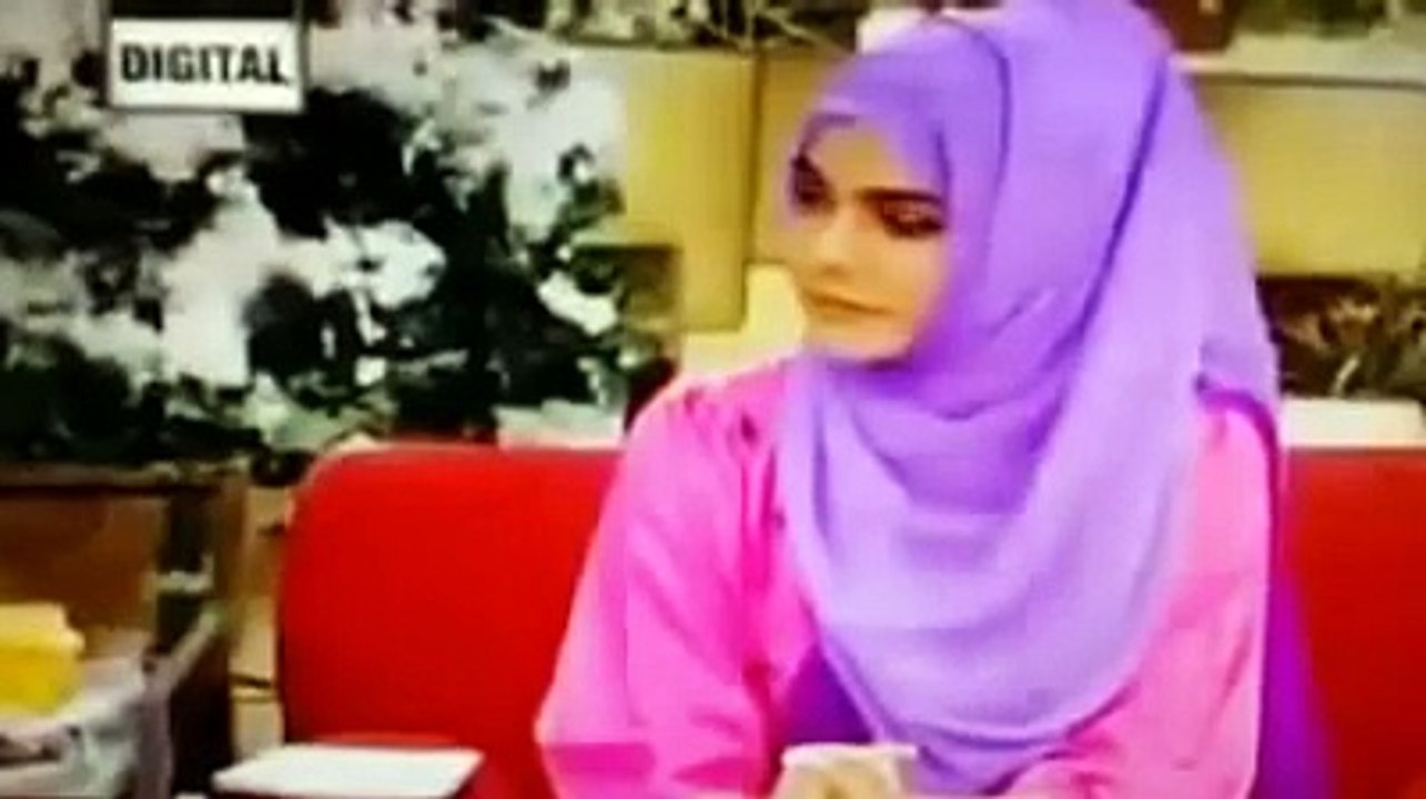 Look the Stupid Views of Junaid Jamshed  About Woman Equality    Against The Quran and Hadith