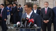 Davutoğlu cami çıkışında koalisyon sorularını cevapladı