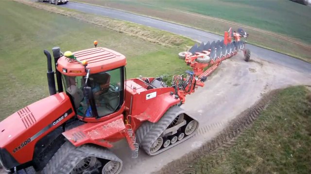 CASE QUATRAC STX 500 et charrue GREGOIRE BESSON 13 fers !! au labour d hiver dans la marne