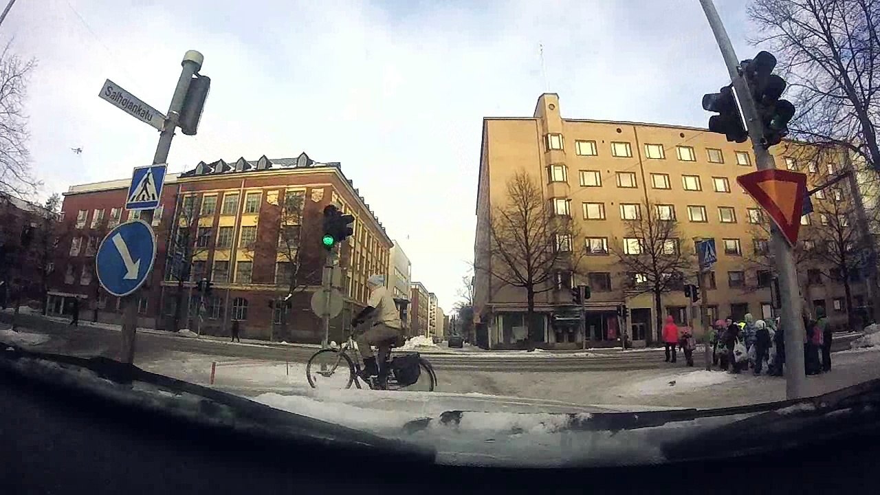 Driving in wintry Finland: Tampere and the Pyynikinharju ridge.