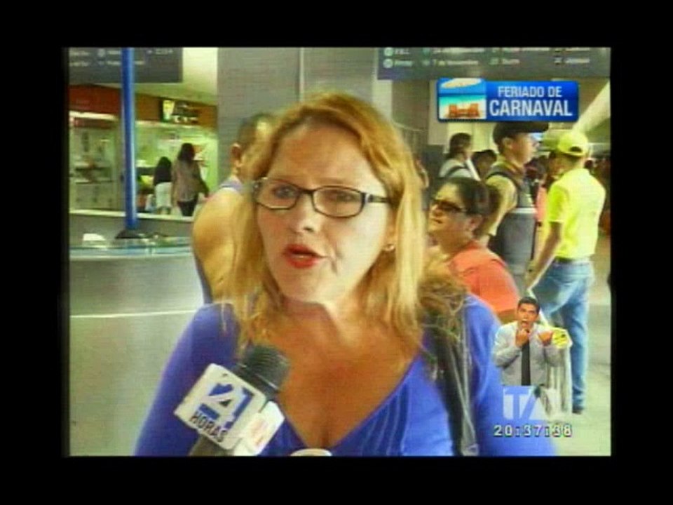 Éxodo de turistas en las terminales terrestres del país