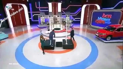 ben bilmem eşim bilir dekoltede sınır yok