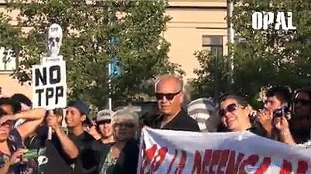 Chilenos indignados con Bachelet por firma de tratado ‪#‎TTP‬