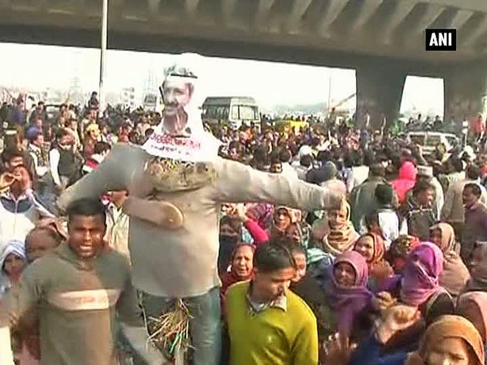 MCD workers continue protest