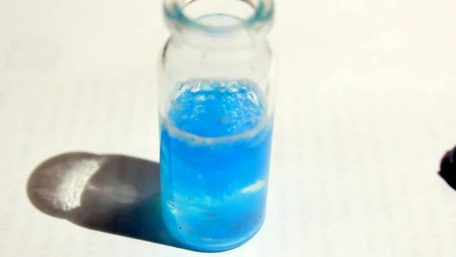 Прикольные химические реакции. Сульфат меди + гидрокид натрия = гидроксид меди