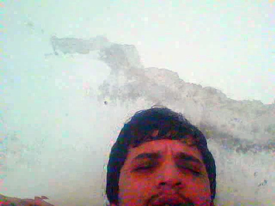 bechry abhi bas kal parson