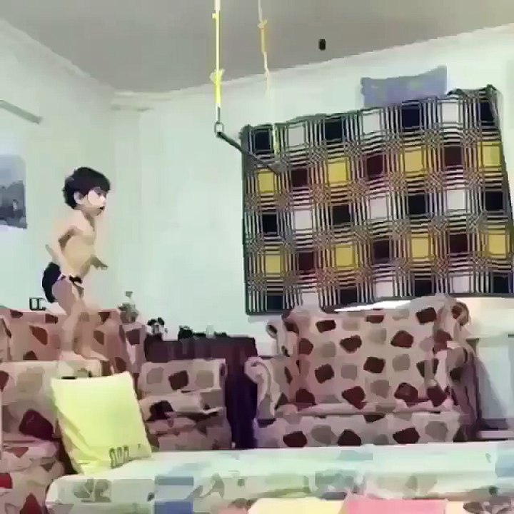 Ему всего 2 годика