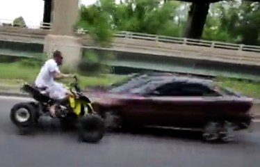 ATV Sürücüsü Karşıdan Gelen Arabaya Çarptı