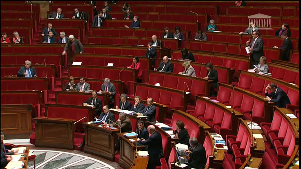 Pierre-Alain Muet - La déchéance de nationalité n'a pas sa place dans la constitution