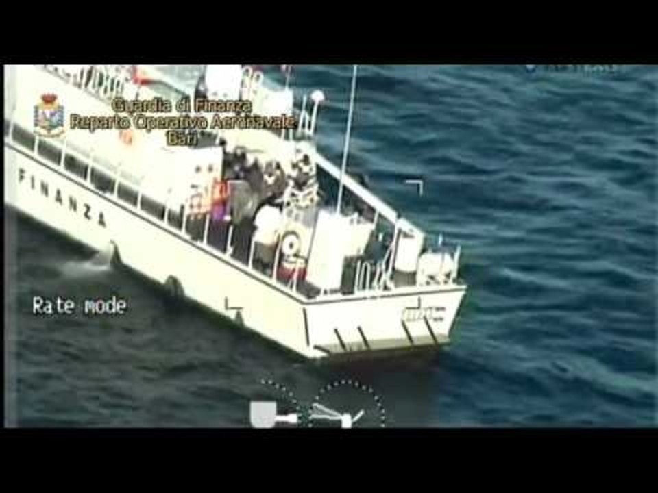 Inseguimento in mare sequestrati  6 quintali di droga  Ricercati i narcotrafficanti