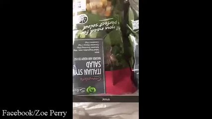 RAW: Woman finds Giant Spider crawling in her Italian salad mix, Australia