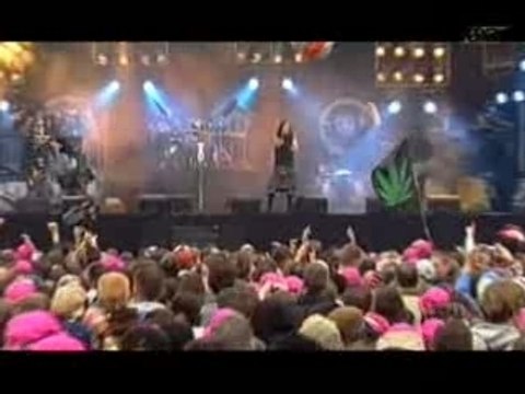 KoRn - Coming Undone (Pinkpop Festival 2007)