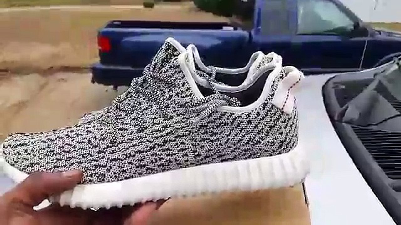 "Authentic" Yeezy Boost 350 "Turtle Dove" (1024p FULL HD)