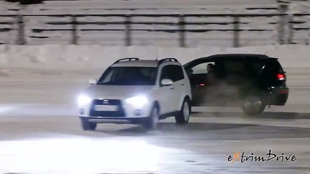 Авто фигурное катание Танец машин и фигуристов на льду)