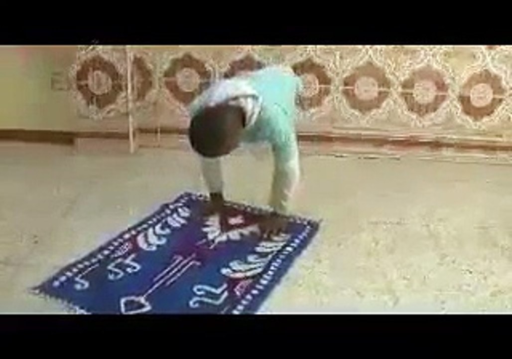 Child With No Legs Praying Salah very sad