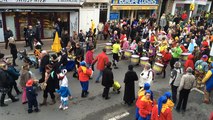 Les Cigales Do Brazil animent la cavalcade des enfants