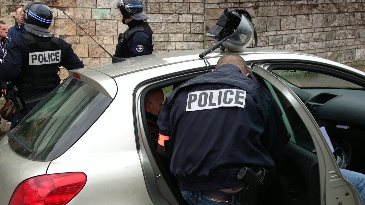 Calais manifestation de PEGIDA interpellation du général Piquemal