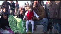 Plus de 20.000 Syriens fuyant les combats sont bloqués à la frontière turque